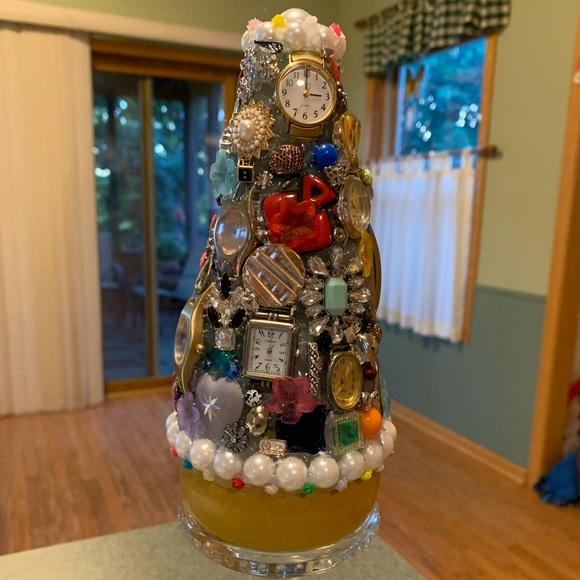 IT’S ABOUT TIME Junkdrawer Tree Handmade Decoration - Picture 6 of 9